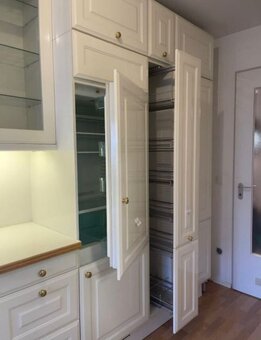 Bílá venkovská kuchyňská linka se spotřebiči,5726 - 9