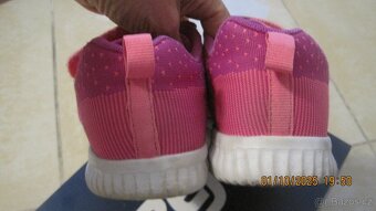 Boty, tenisky BEJO, sandálky Baťa, vel. 33, 34 - 9