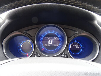 Citroën C4 1.6HDi,84kW,S.kniha,aut.klima,ESP,HSA - 9