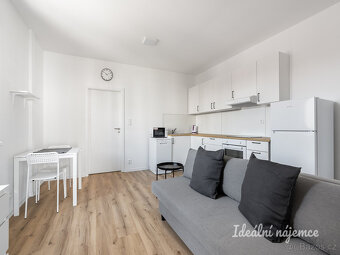 Pronájem bytu 2+kk, Za černým mostem, Kyje, 20 500 Kč/měs, 4 - 9