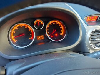 Opel Corsa 1.2i 5dv výhřev sedadel - 9