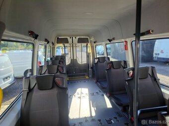 Volkswagen Crafter 2.0 TDI invalid bus MAXI, odpočet DPH - 9