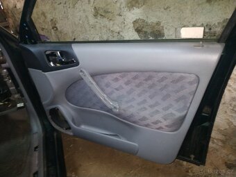 Škoda Octavia 1 Sedan - Kapota, dveře, nárazníky - 9