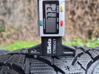 4x Zimní pneu Nokian WR SNOWPROOF P - 235/45 R18 XL - 90% - 9