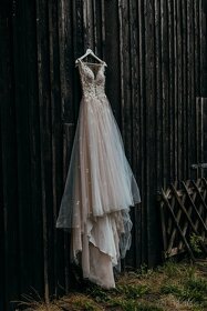 Prodám svatební šaty cena dohodou - 9