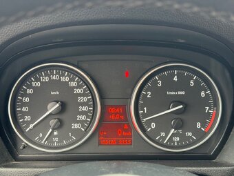 BMW E92 335i Manuál - 9