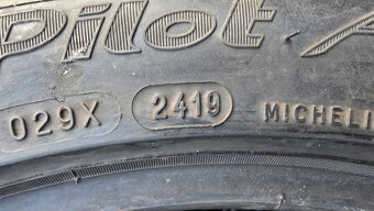 Zimní pneu 225/45/18 Michelin - 9