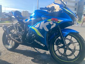 Suzuki gsxr 125 - 9