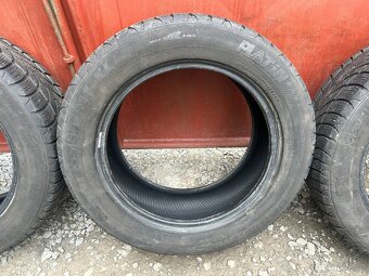 Prodám gumy 235/55/17 - 9