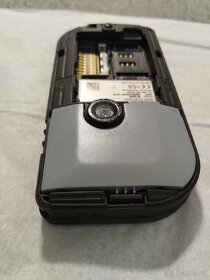 Nokia 6670 tlačítkový retro mobilní telefon - 9