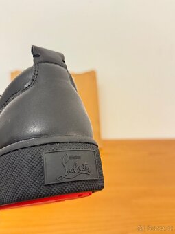 CHRISTIAN LOUBOUTIN - 9