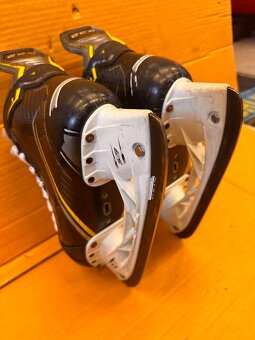 BRUSLE CCM SUPERTACKS AS1, vel. 38,5/5 EE - 9