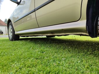 Škoda Octavia kombi 2.0i - 9