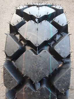 Pneu 10,0 / 75 - 15,3...14 platen - 9