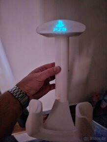 Stojan PS5 na Sony sluchátka a joystick - 9