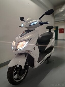 Elektroskútr Hecht Equis - ( najeto 138km, má nové baterie ) - 9