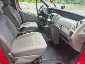 RENAULT TRAFIC - 9