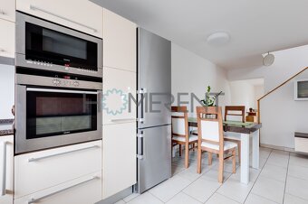Pronájem rodinného domu 4+1, 140m² terasa, garáž, sklep - Pr - 9
