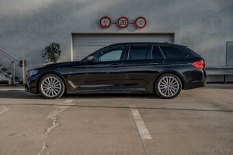 BMW M550d xDrive Touring, M-Technic, HUD, dověry... - 9