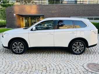 Mitsubishi Outlander 2.2D 4x4 AUT KAM VÝHŘEV TAŽNÉ SERVISKA - 9
