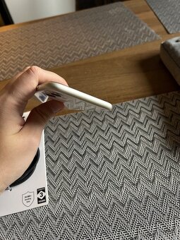 Prodám iPhone 11 64gb (100% kondice baterie) - 9