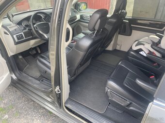 Chrysler Grand Voyager 2.8 CRD – 2010 - 9