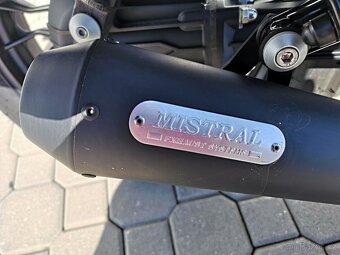 Moto Guzzi V7 III Stone,nové v ČR, 2.majitel , mnoho doplňků - 9