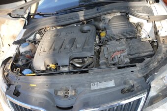 Škoda Rapid 1.6TDI 66kW klima park výhřev ALU - 9