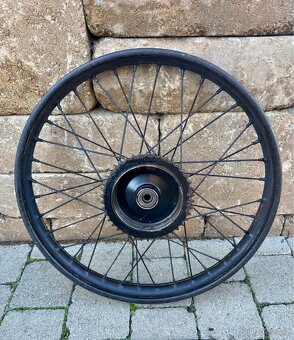 ČZ 125 T - přední a zadní kolo - 9