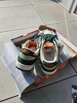 NIKE DUNK LOW - 9
