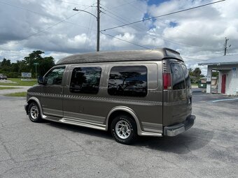 Chevrolet Express G1500 5.7 Vortec V8 - 9