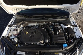 ŠKODA OCTAVIA 3 1.5 TSI 110KW LIFTBACK - 9