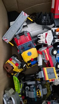 5,5 kg LEGO, celé sety - 9