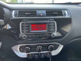 Kia Rio 1.2 benzín , 62 KW , klima , najeto 38000 km - 9
