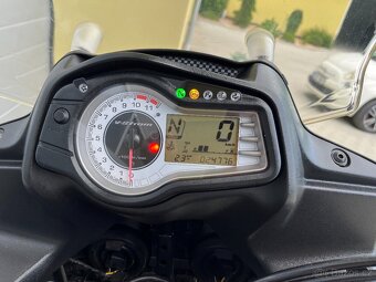 Suzuki DL 650 V-Strom - 9