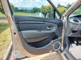 Renault Grand Scenic III 7MÍST 1.6 81Kw, 4/2010 , 112 700Km - 9