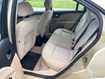 Ford Mondeo 1.8 SCi 96kW benzín, Nízký počet km - 9