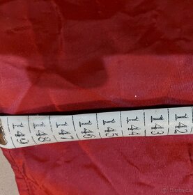 Balíkovna za 69,- Kč. Plesové bordó šaty. - 9