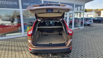 Volvo XC60 2,4D 120kW kůže - 9