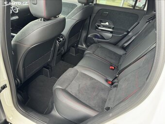 Mercedes-Benz GLA - 9