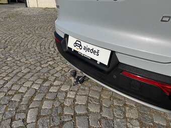 Volvo XC40 D4 Inscription/140 kW/4x4/automat/DPH/ČR/84 tkm - 9