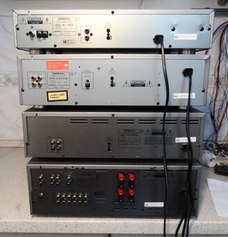 ONKYO INTEGRA - 9