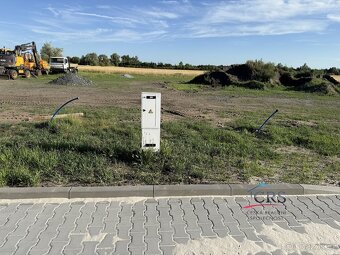 St. pozemek 927 m2, kompletně zasíťovaný, Sány - okr. Nymbur - 9