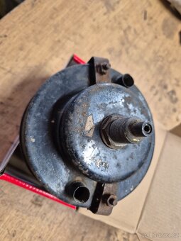 Tatra 600 tachometr - 9