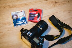 Nikon D7000 + Nikkor 16-85mm a příslušenství - 9