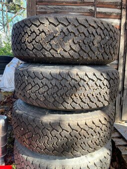 Prodám celoroční sadu kol 235/75 R15 - 9