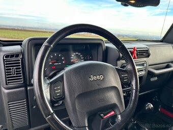 Jeep wrangler 4,0 6v 6kvl.manuál - 9