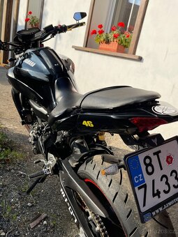 Yamaha mt 07 - 9