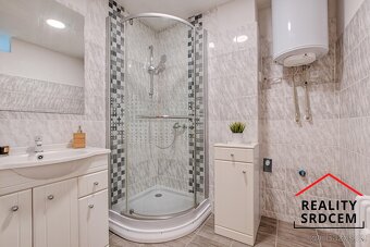 Pronájem zrekonstruovaného bytu 3+0 s balkónem, 55 m2, ul. V - 9