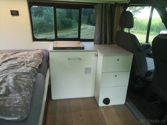 Obytná dodávka Ford Transit - 9